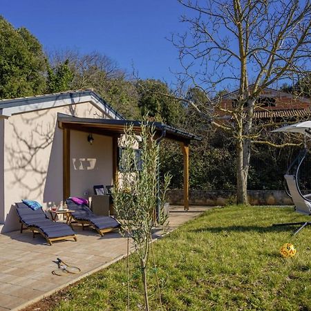 Modean In Pula - Haus Fuer 2-3 Personen Villa Buitenkant foto