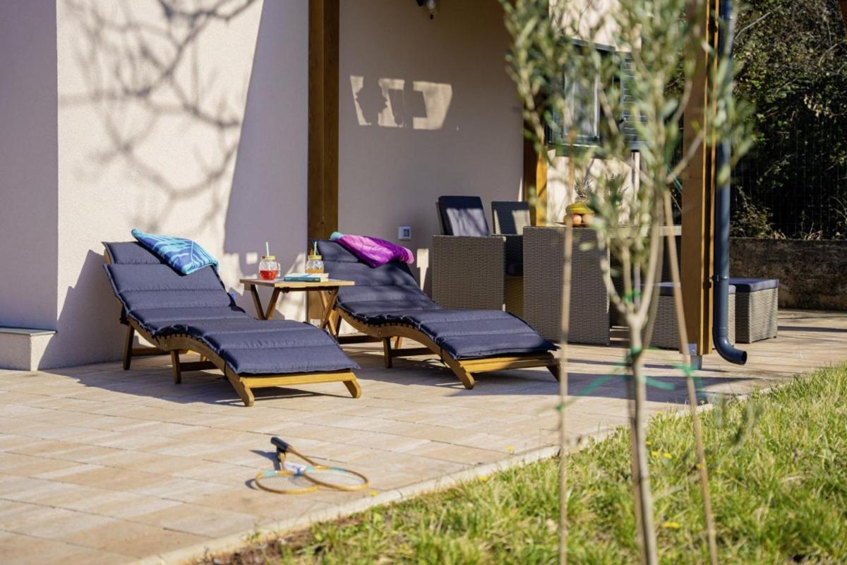 Modean In Pula - Haus Fuer 2-3 Personen Villa Buitenkant foto
