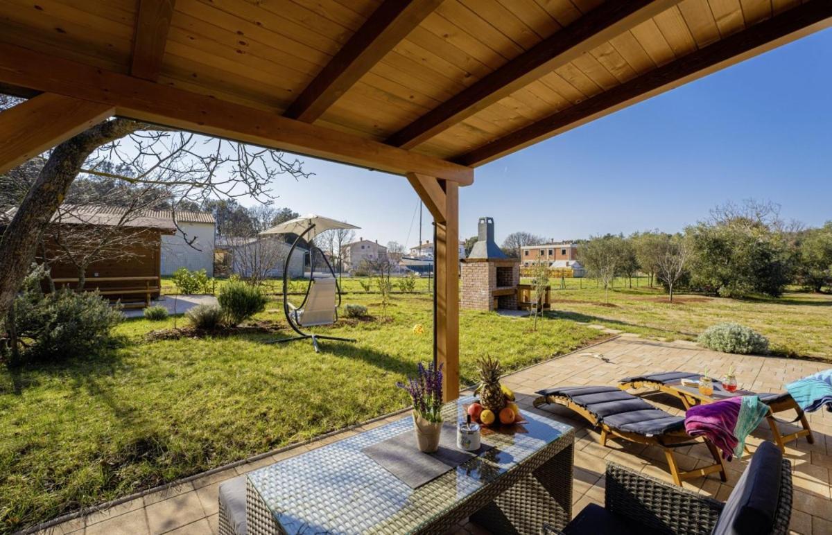 Modean In Pula - Haus Fuer 2-3 Personen Villa Buitenkant foto