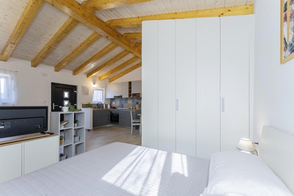 Modean In Pula - Haus Fuer 2-3 Personen Villa Buitenkant foto